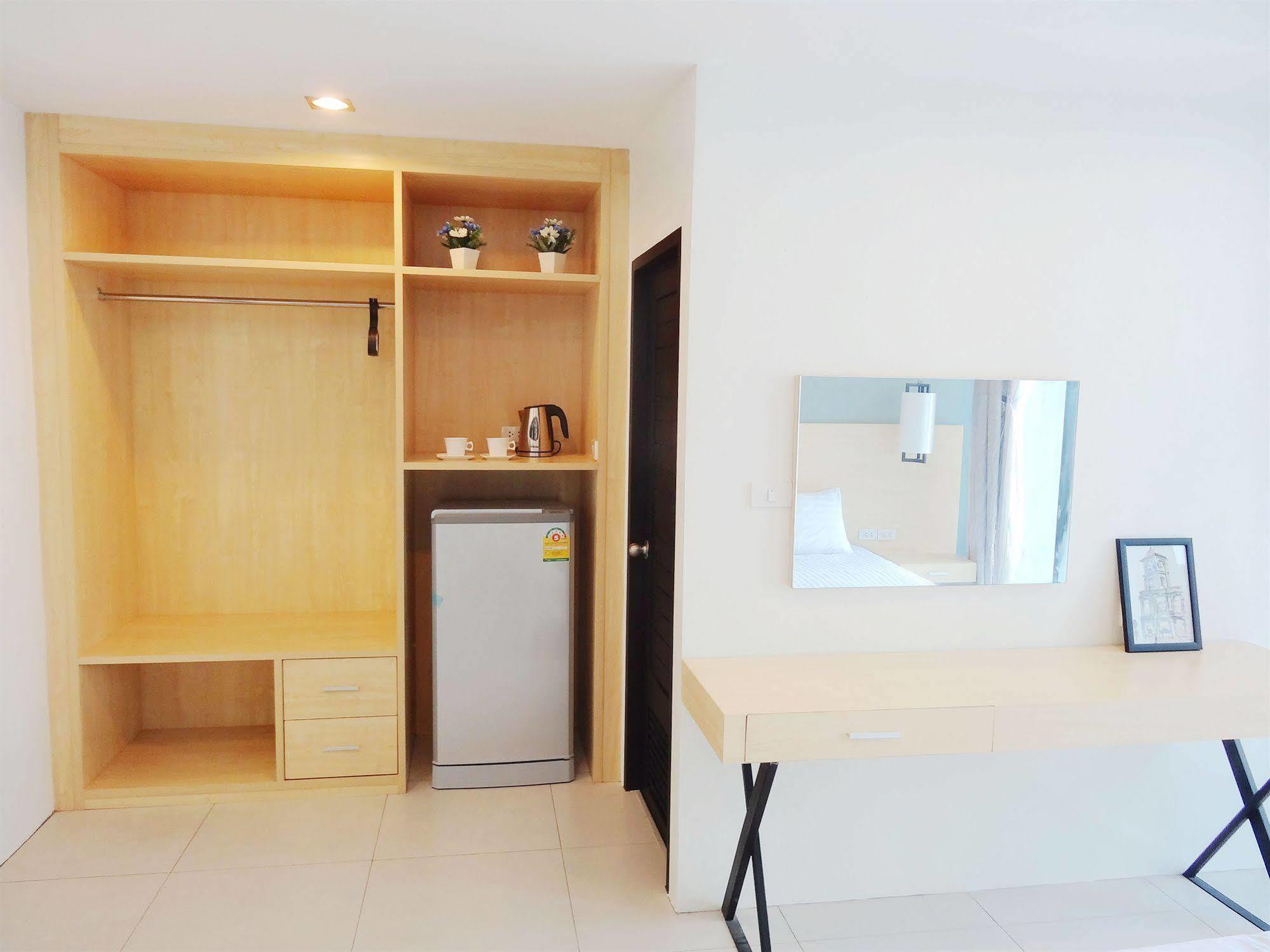 Good Day Phuket Hotel Extérieur photo