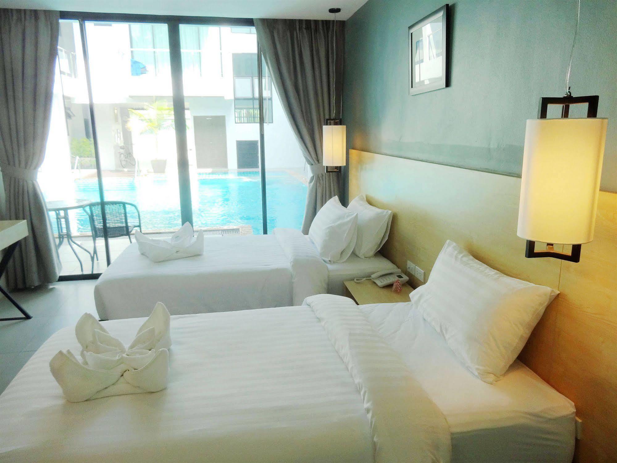 Good Day Phuket Hotel Extérieur photo