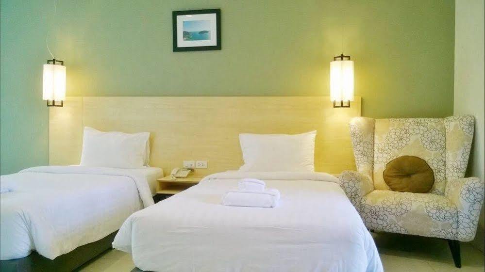 Good Day Phuket Hotel Extérieur photo